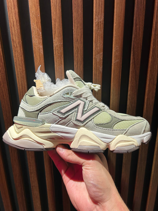 TENIS NEW BALANCE 9060 OLIVINE