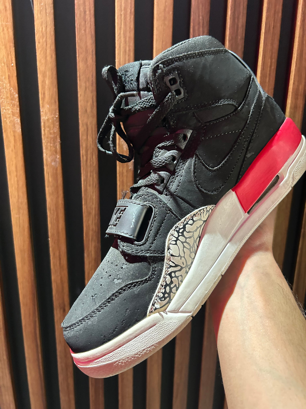 TENIS AIR JORDAR LEGACY 312