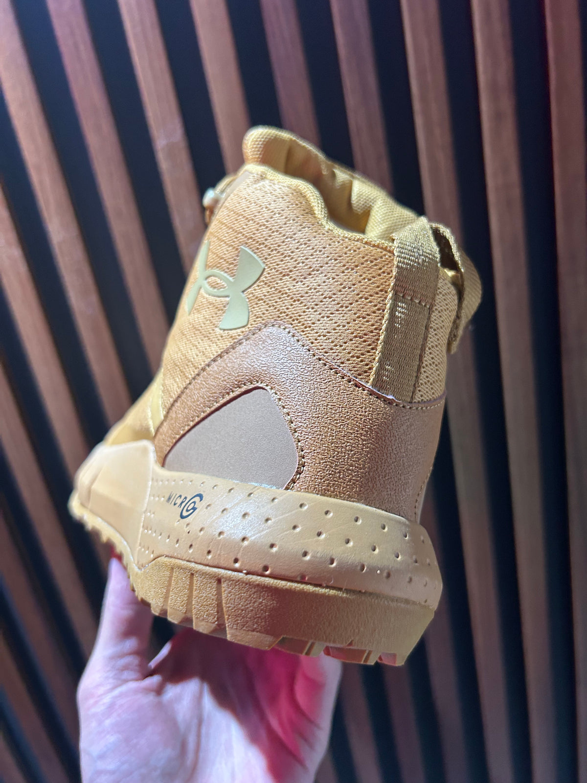BOTAS UNDER ARMOUR MICRO G VALSETZ MID