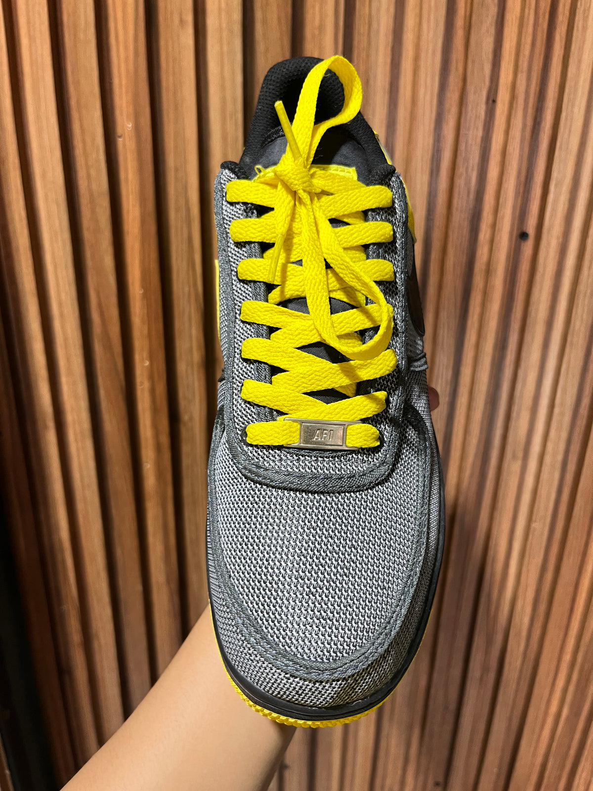 Tenis Nike air force one low supreme x undefeated livestrong