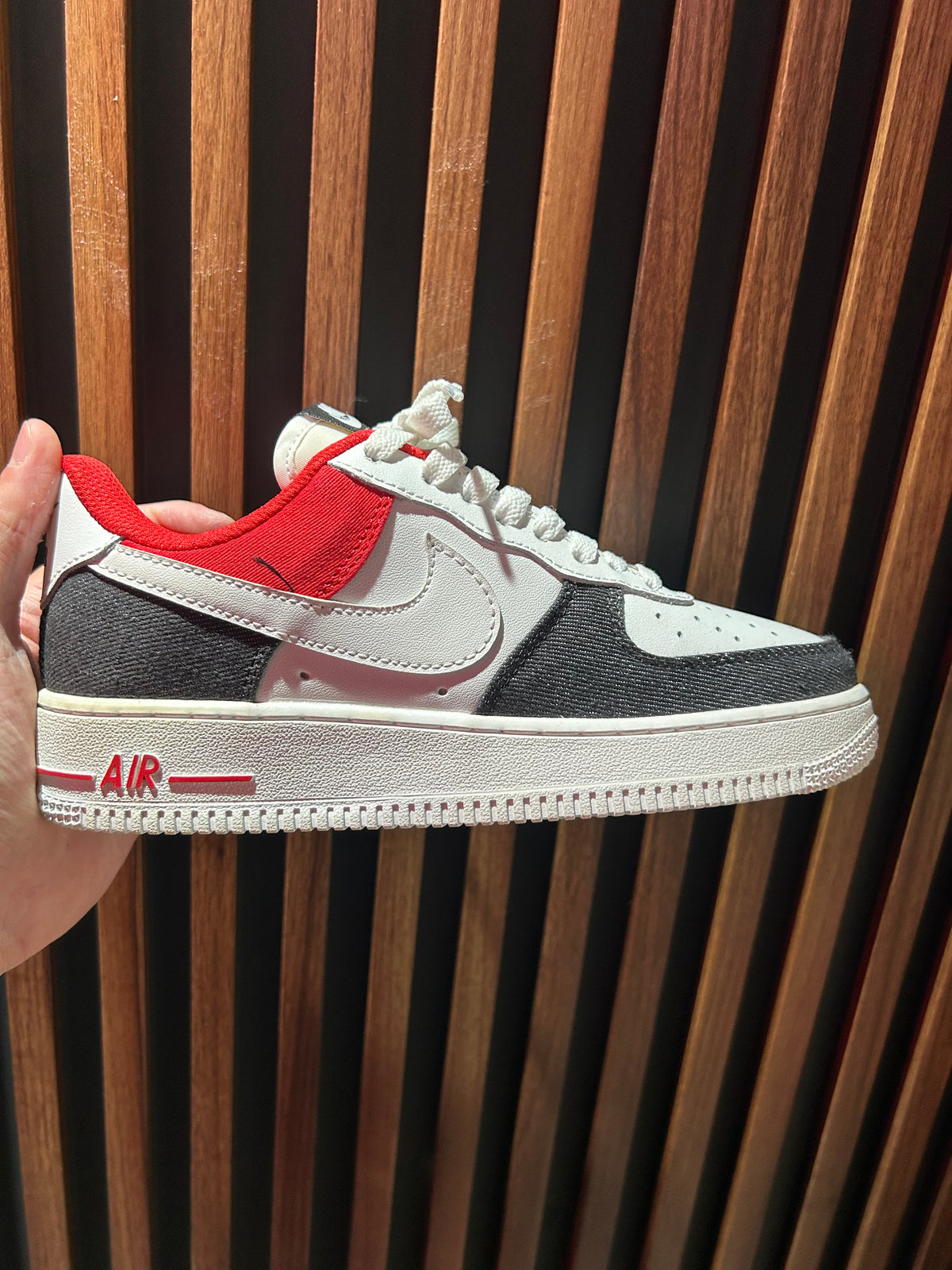 TENIS NIKE AIR FORCE 1 LV8 USA