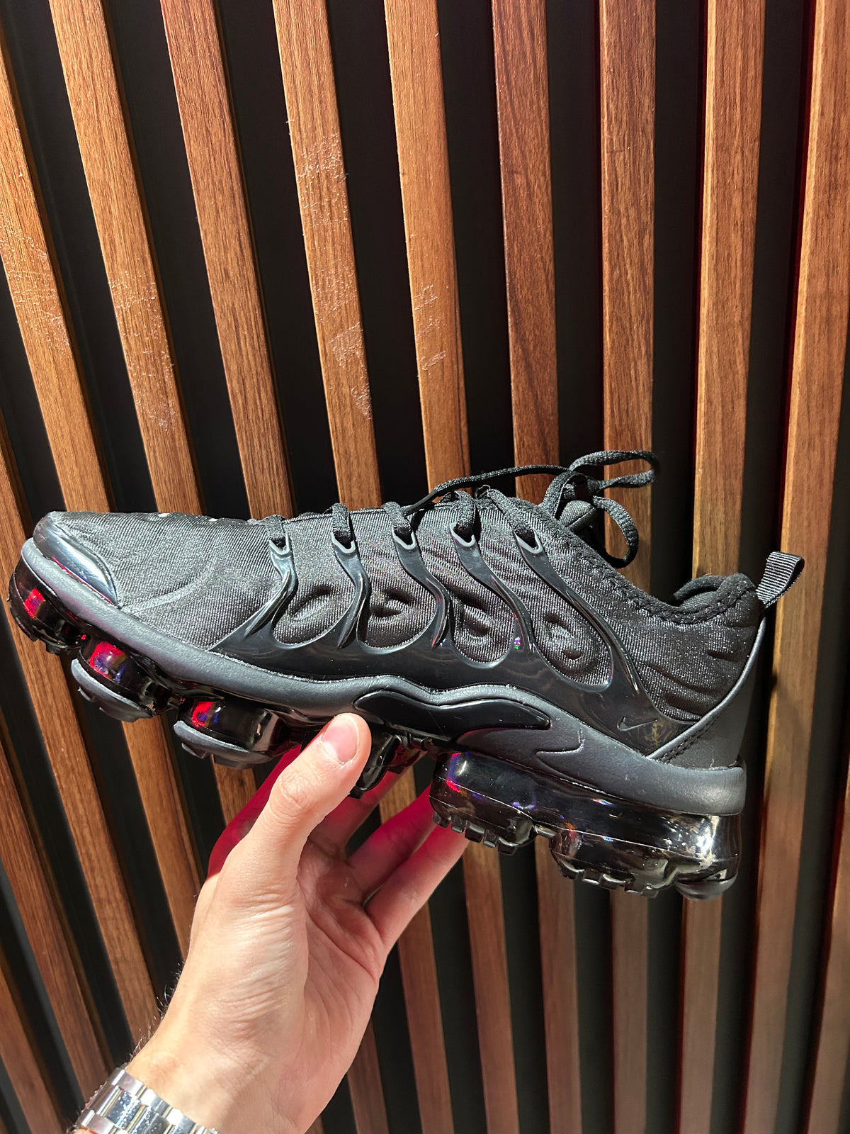 TENIS NIKE AIR VAPORMAX PLUS TRIPLE BLACK