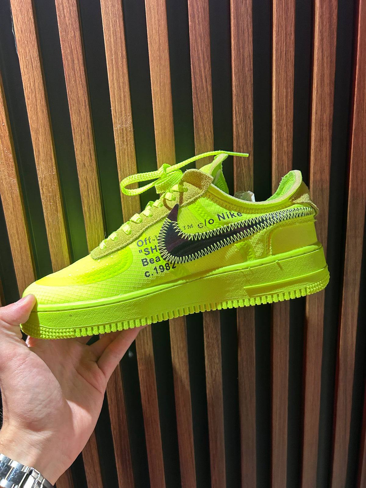 TENIS NIKE AIR FORCE ONE LOW X OFF WHITE VOLT
