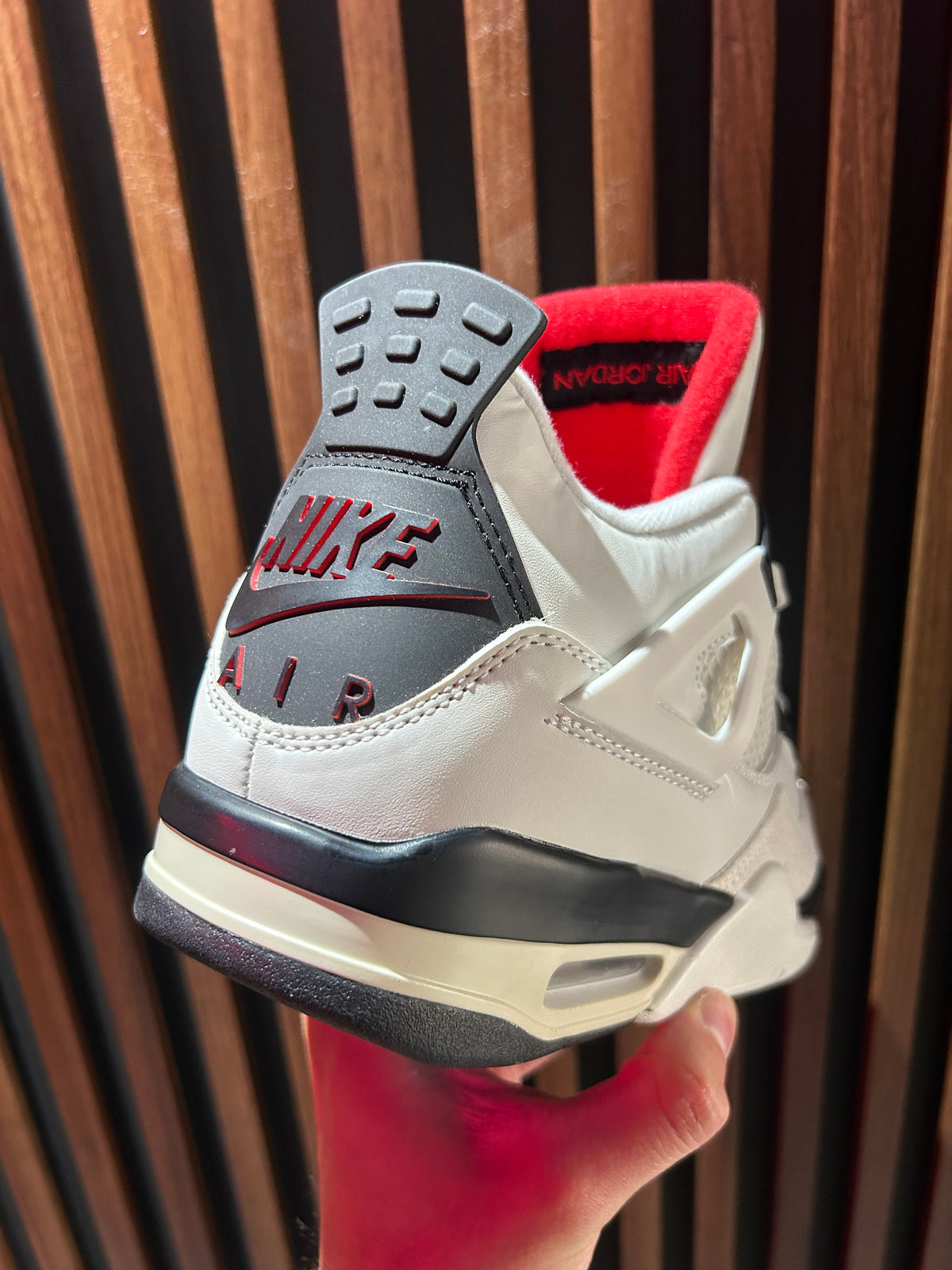 TENIS AIR JORDAN 4 RETRO FLIGHT CLUB