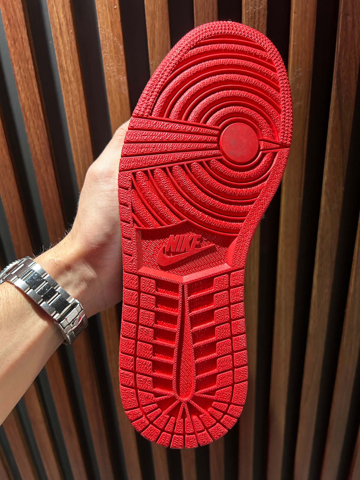 TENIS NIKE AIR JORDAN 1 MID HABANERO RED