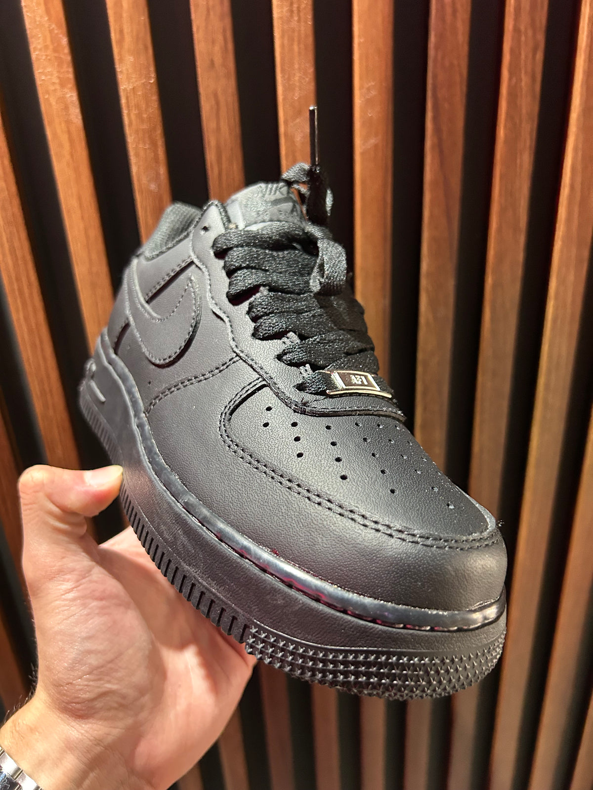 TENIS NIKE AIR FORCE ONE NEGROS