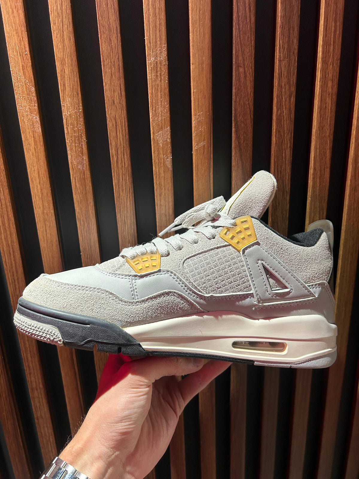TENIS AIR JORDAN 4 RETRO SE CRAFT PHOTON DUST