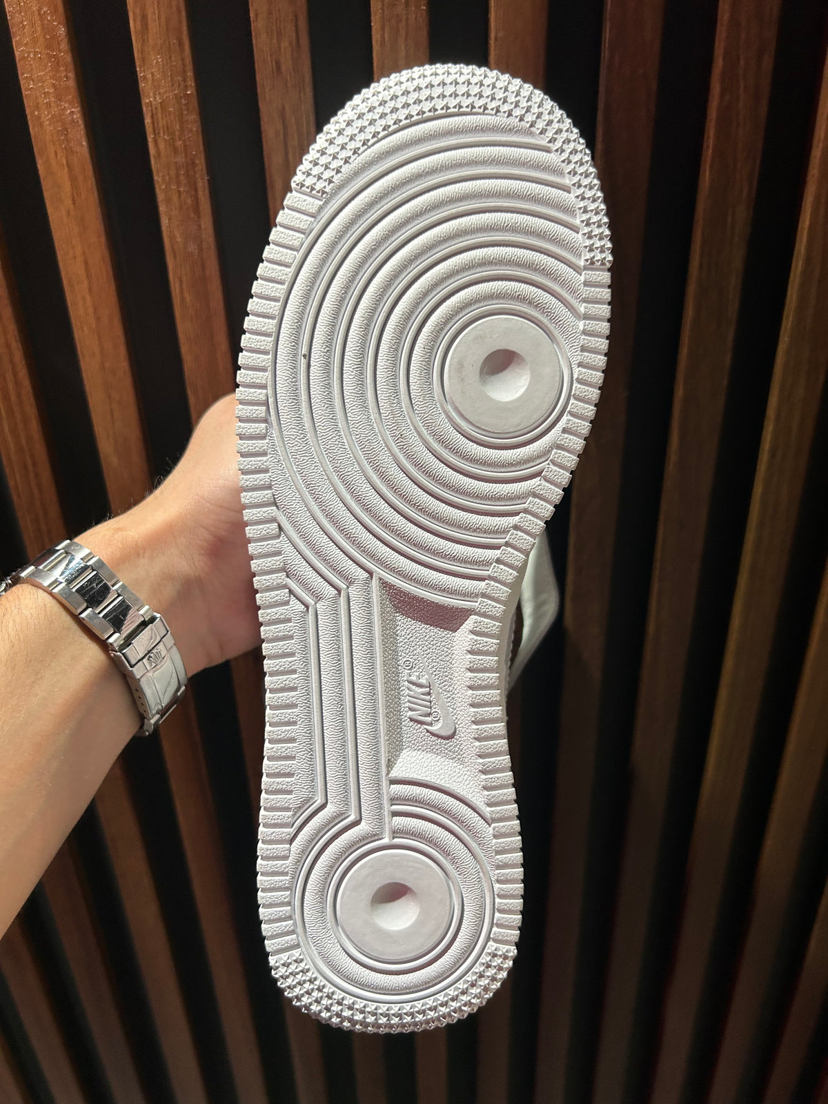 TENIS NIKE AIR FORCE 1 ‘07 TRIPLE WHITE