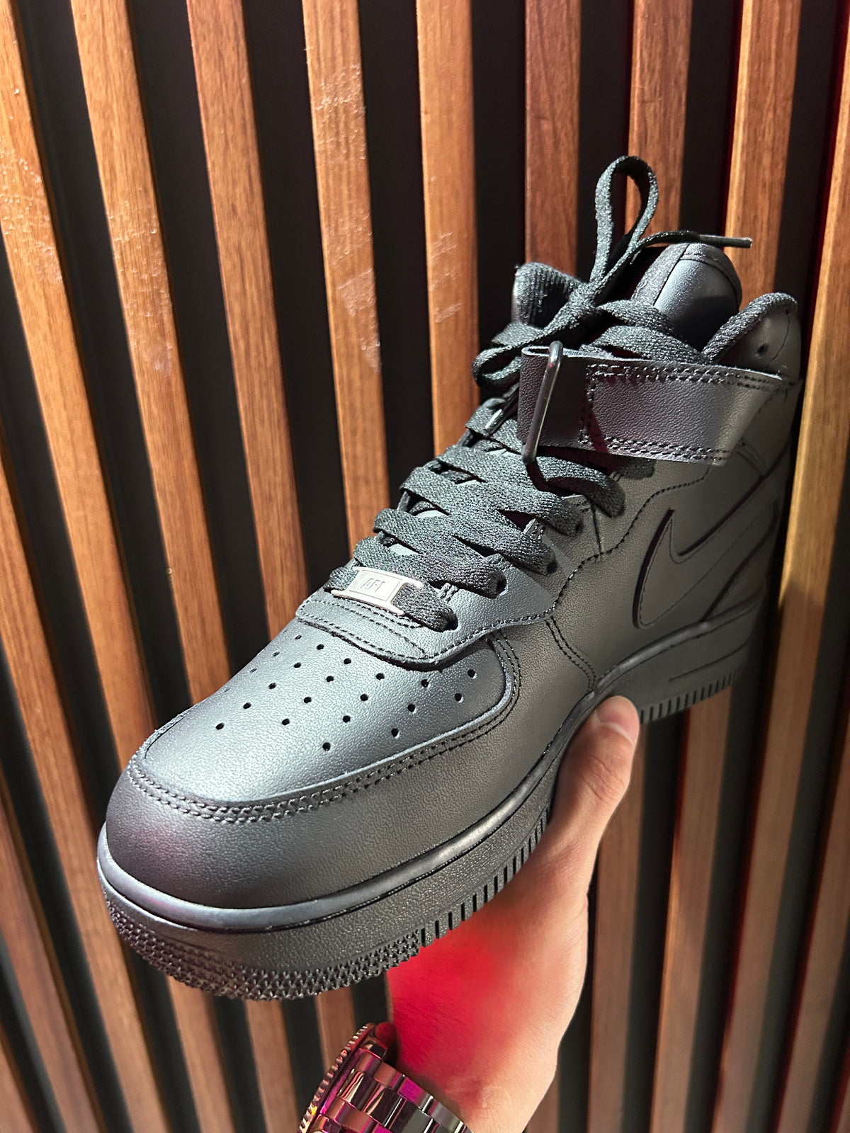 TENIS NIKE AIR FORCE 1 MID ‘07 TRIPLE BLACK