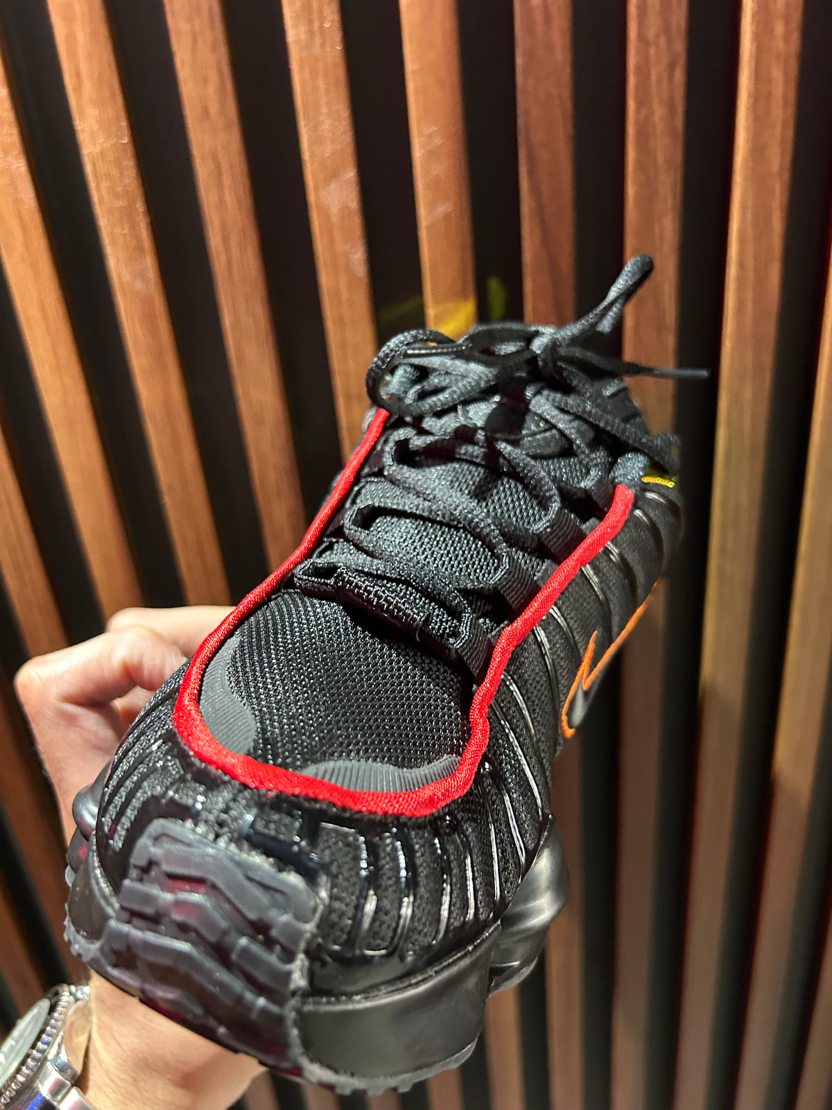 TENIS NIKE SHOX TL BLACK MAGMA ORANGE