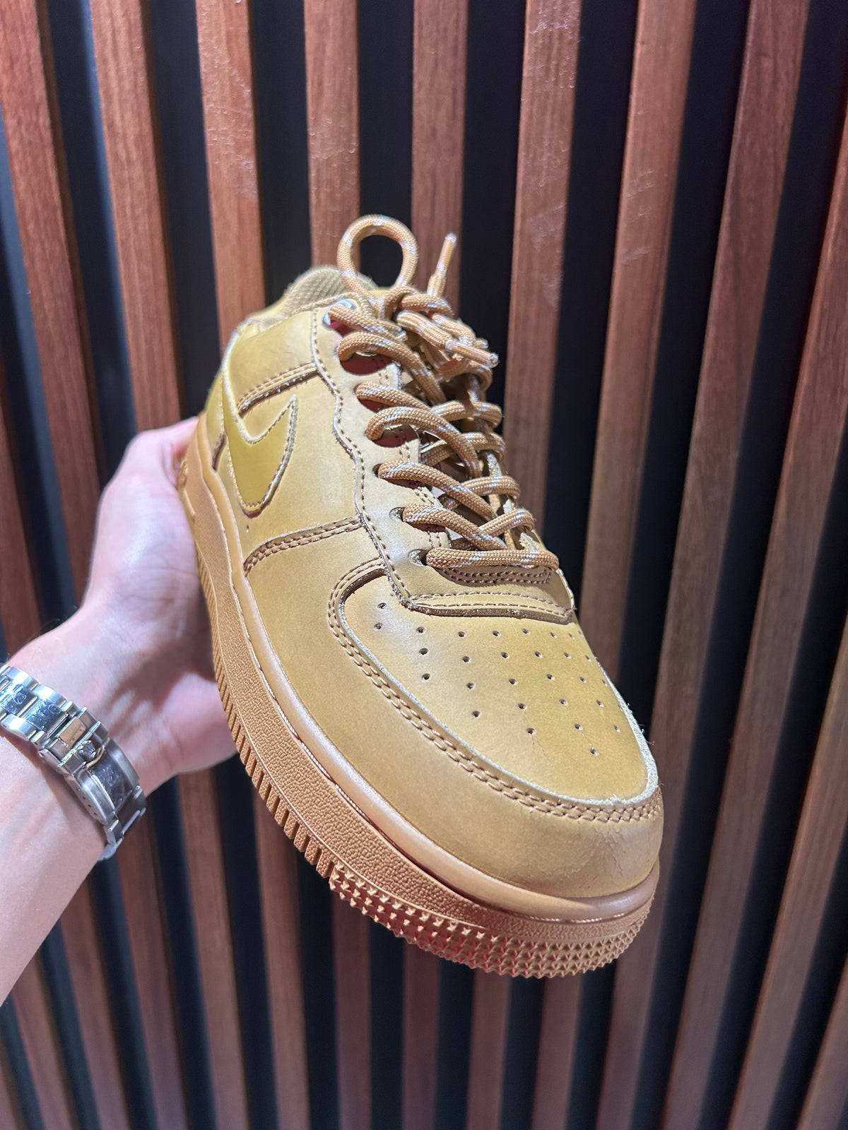 TENIS NIKE AIR FORCE 1 LOW FLAX