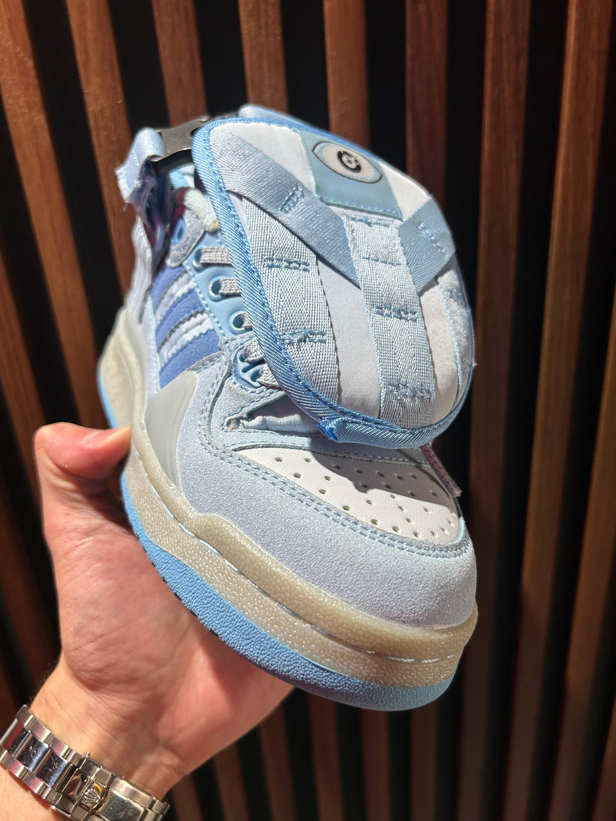 TENIS ADIDAS FORUM BUCKLE LOW X BAD BUNNY BLUE TINT