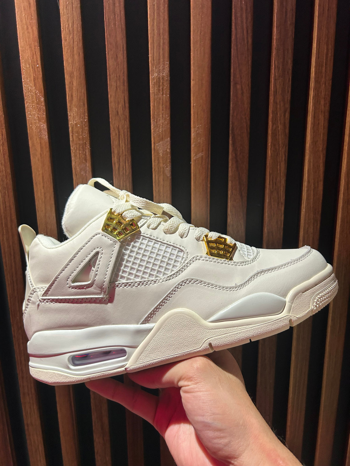 TENIS AIR JORDAN 4 RETRO METALLIC GOLD
