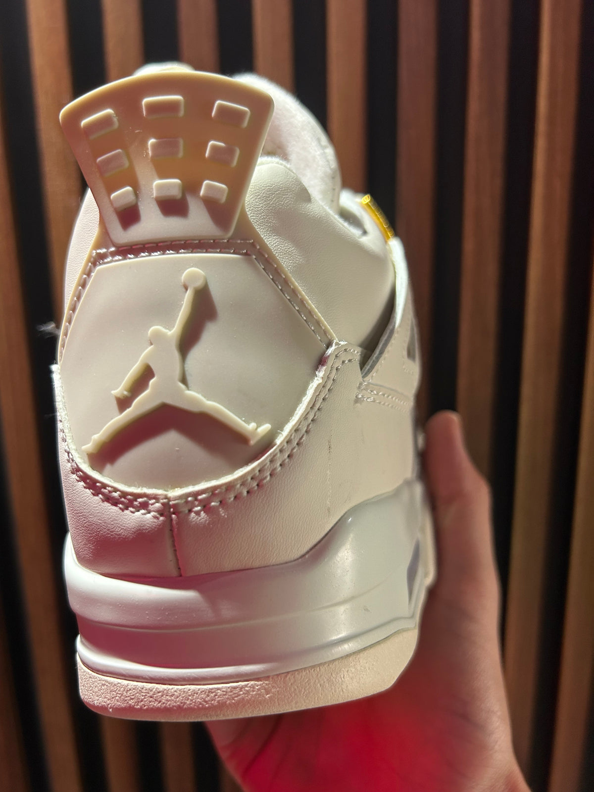 TENIS AIR JORDAN 4 RETRO METALLIC GOLD