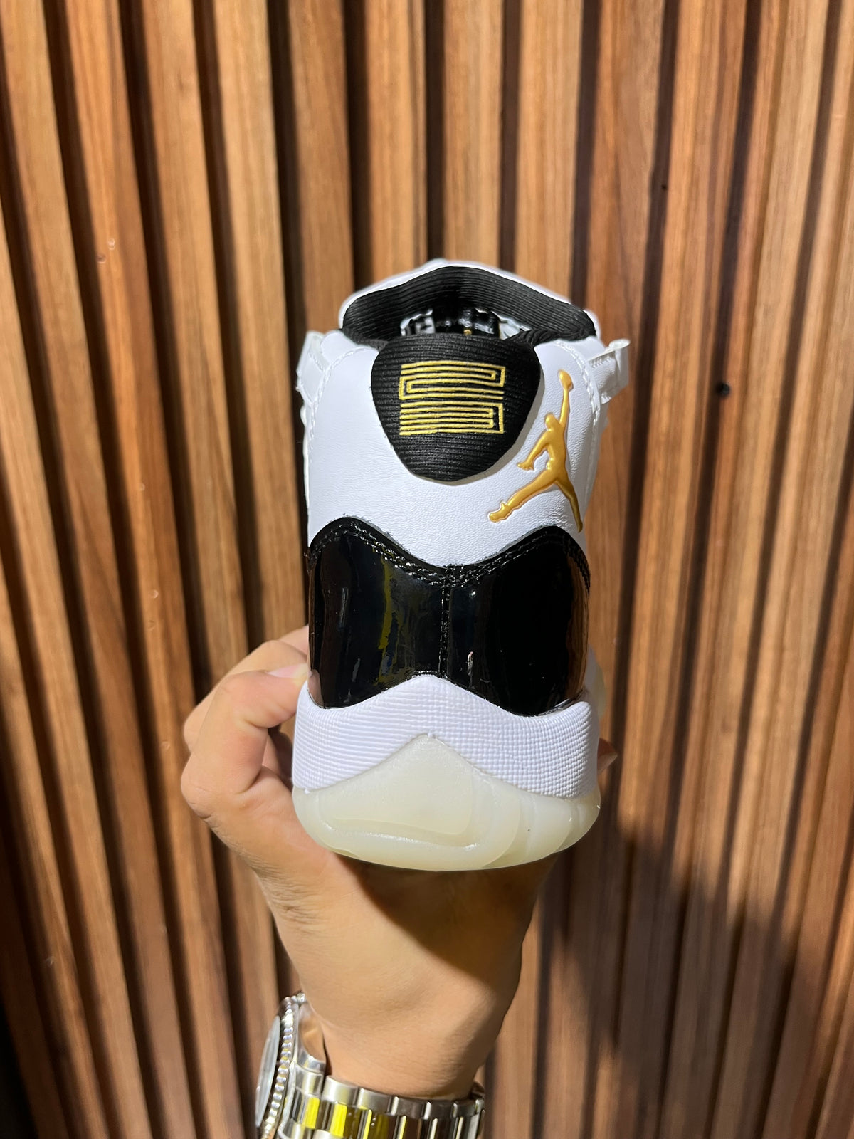 Tenis Air Jordan 11 Retro Gratitude