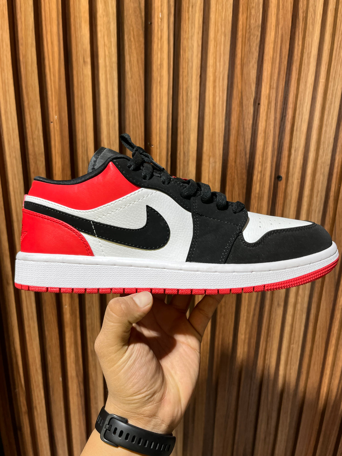 Tenis Air Jordan 1 Low SE Black Toe