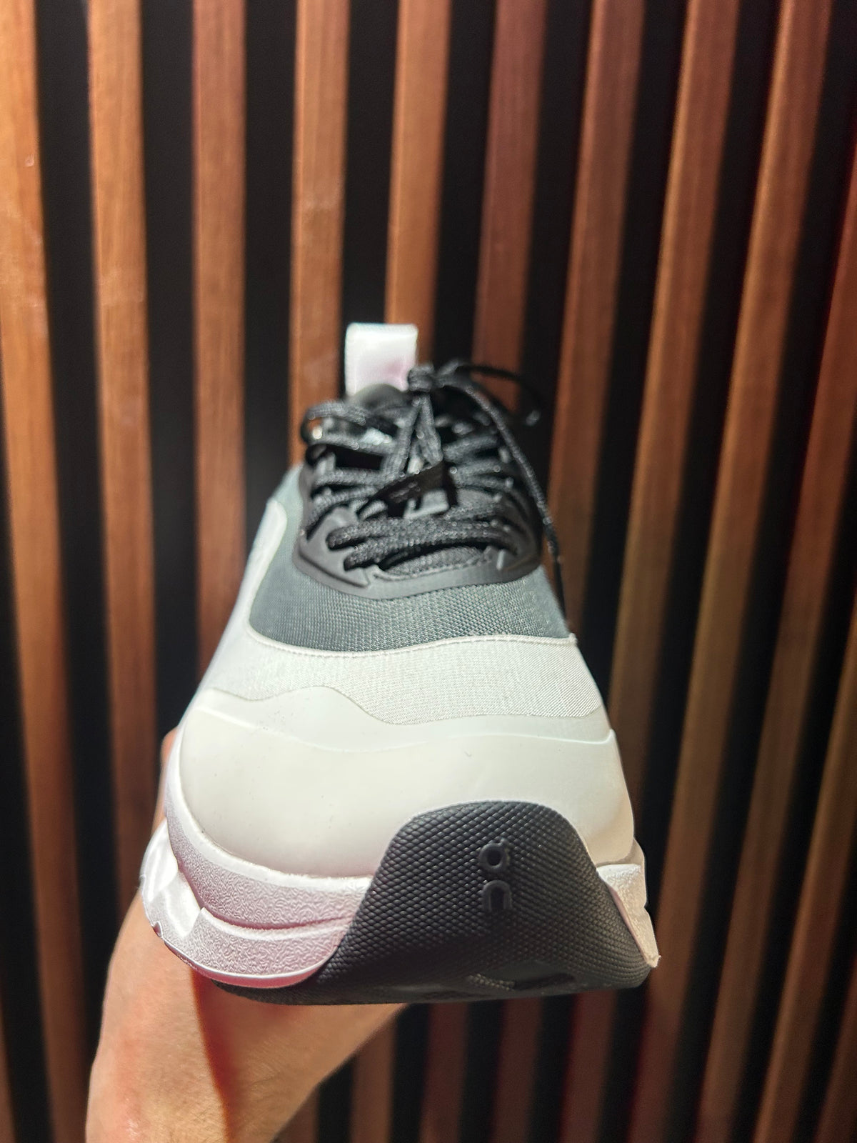 TENIS ON CLOUDTILT 2 X LOEWE