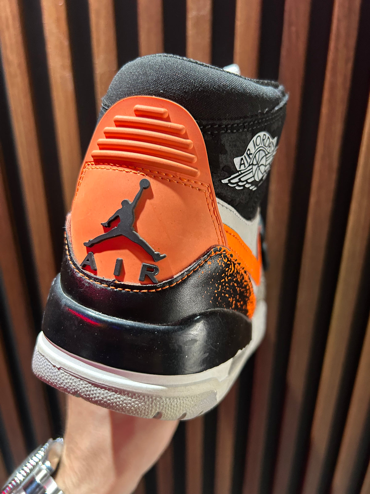 TENIS JORDAN LEGACY 312 HOT LAVA