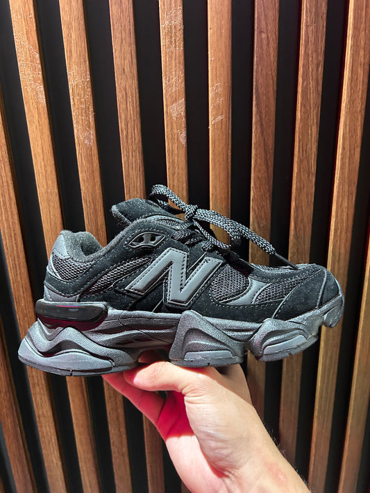 TENIS NEW BALANCE 9060 TRIPLE BLACK