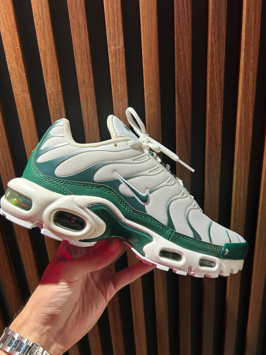 TENIS NIKE AIR MAX PLUS TN X LACOSTE