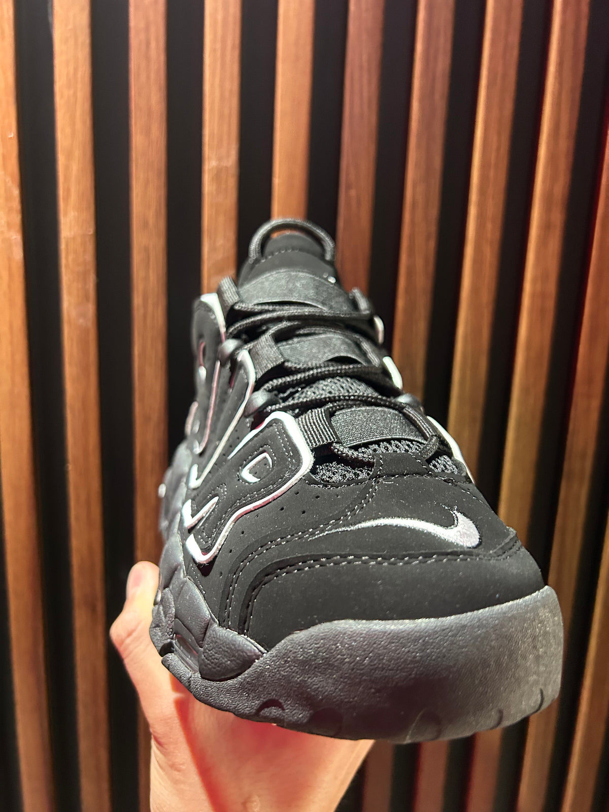 TENIS NIKE AIR MORE UPTEMPO