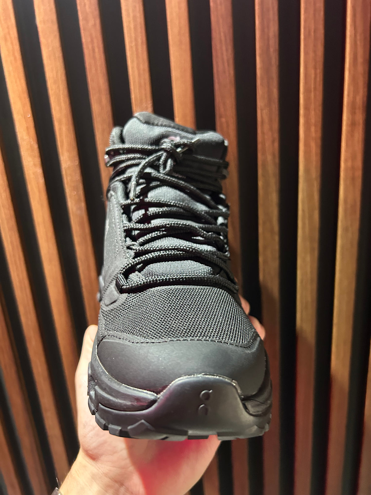 BOTAS ON CLOUDROCK MID WATERPROOF