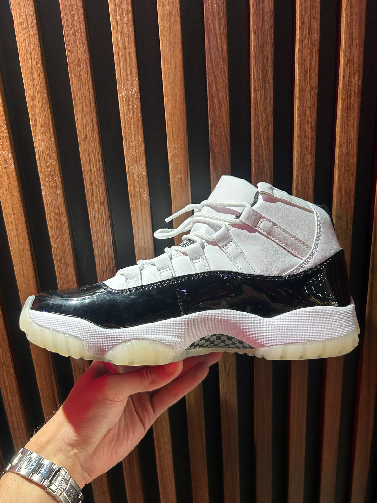 TENIS AIR JORDAN 11 RETRO GRATITUDE