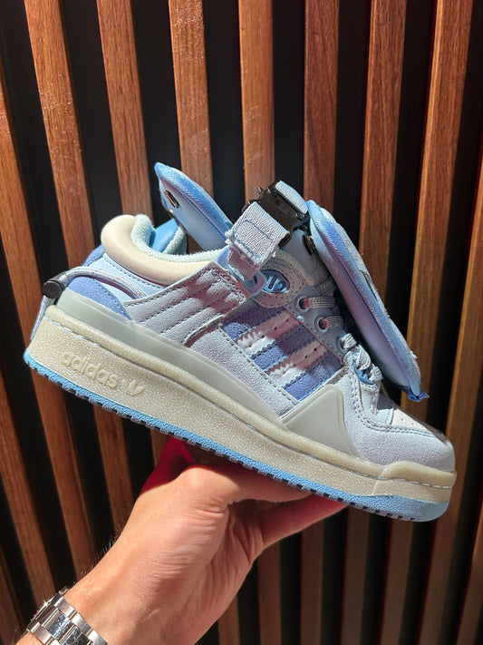 TENIS ADIDAS FORUM BUCKLE LOW X BAD BUNNY BLUE TINT