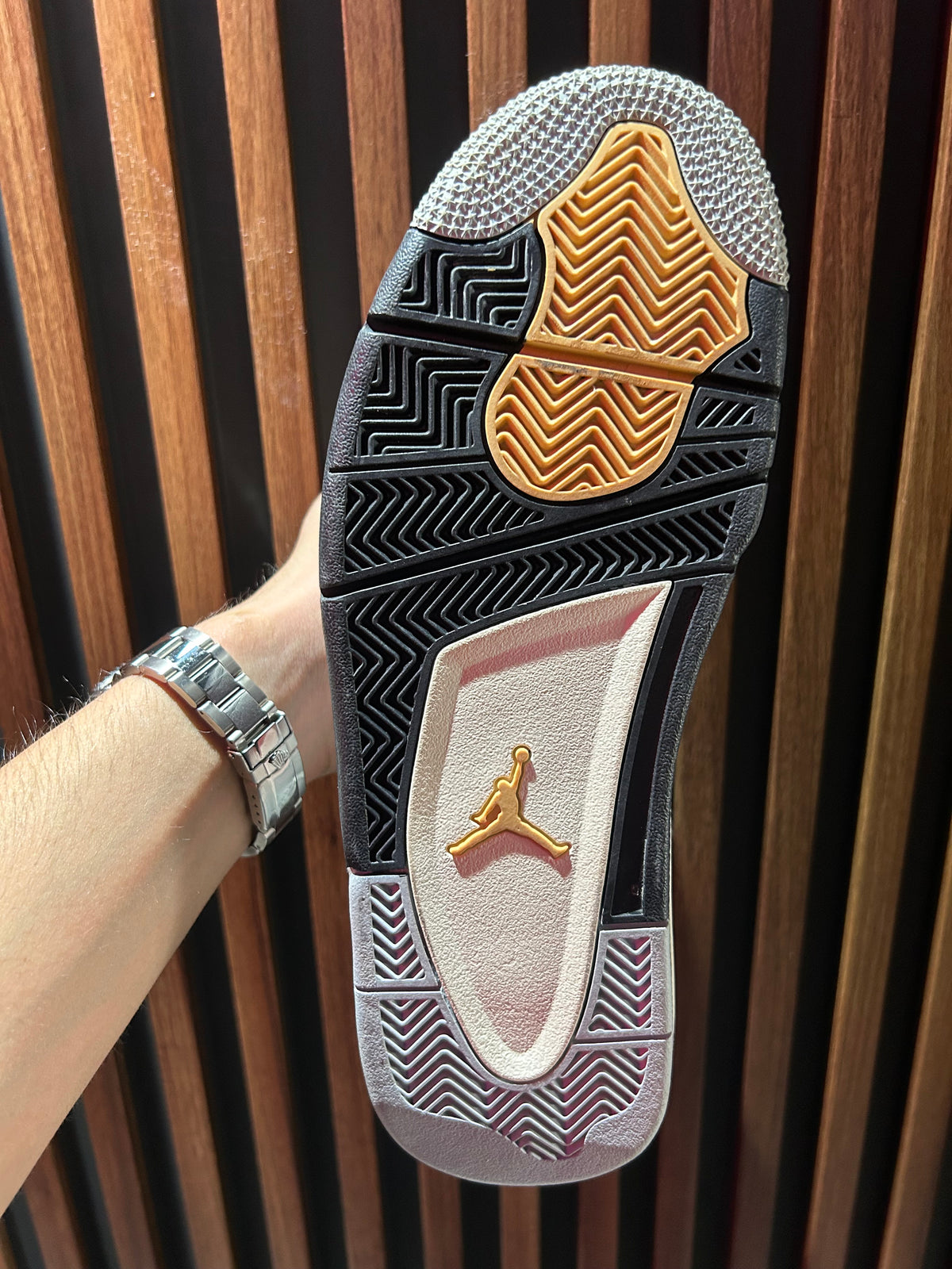 TENIS AIR JORDAN 4 RETRO SE CRAFT PHOTON DUST