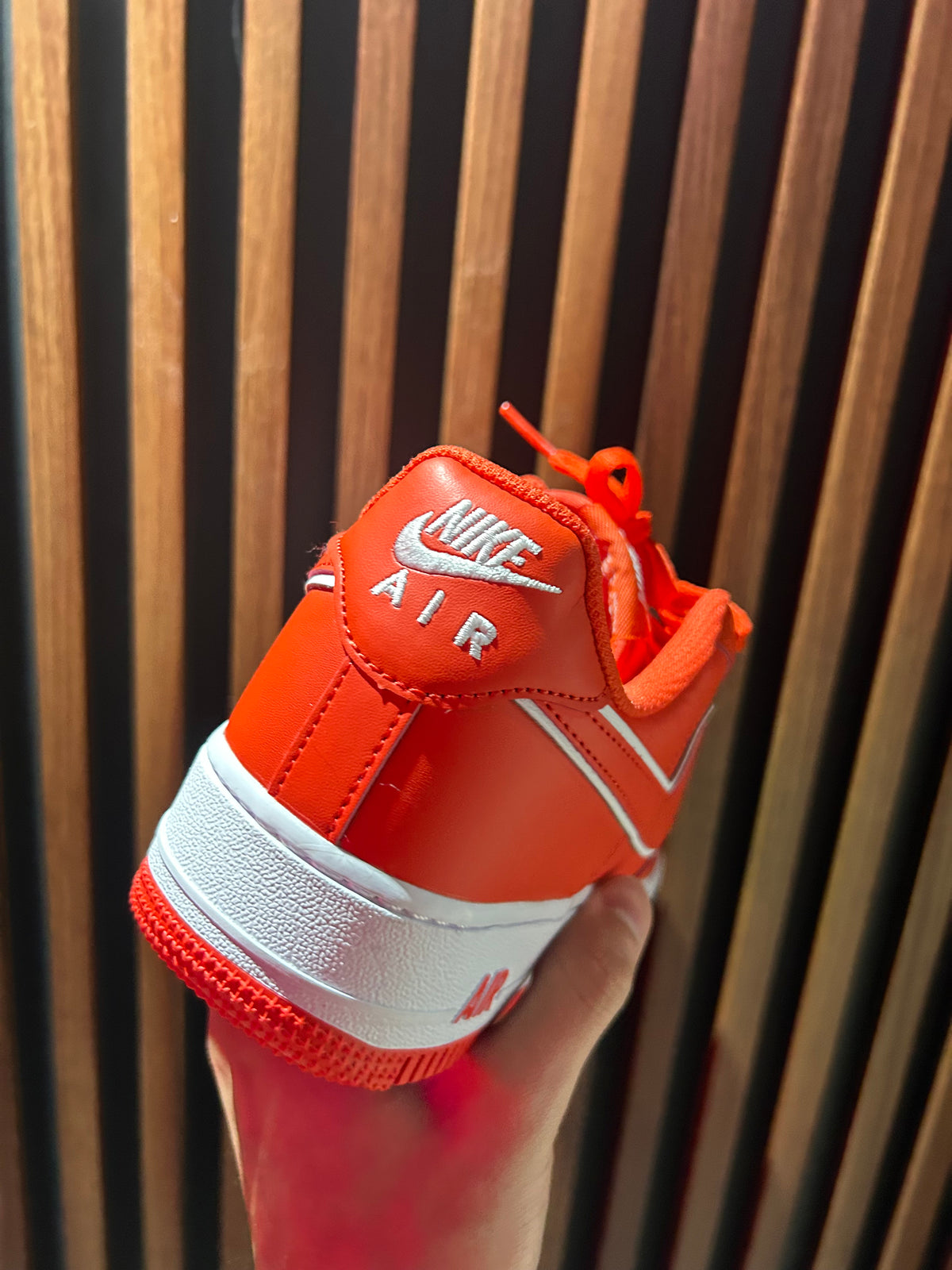 TENIS NIKE AIR FORCE 1 ‘07 PICANTE RED
