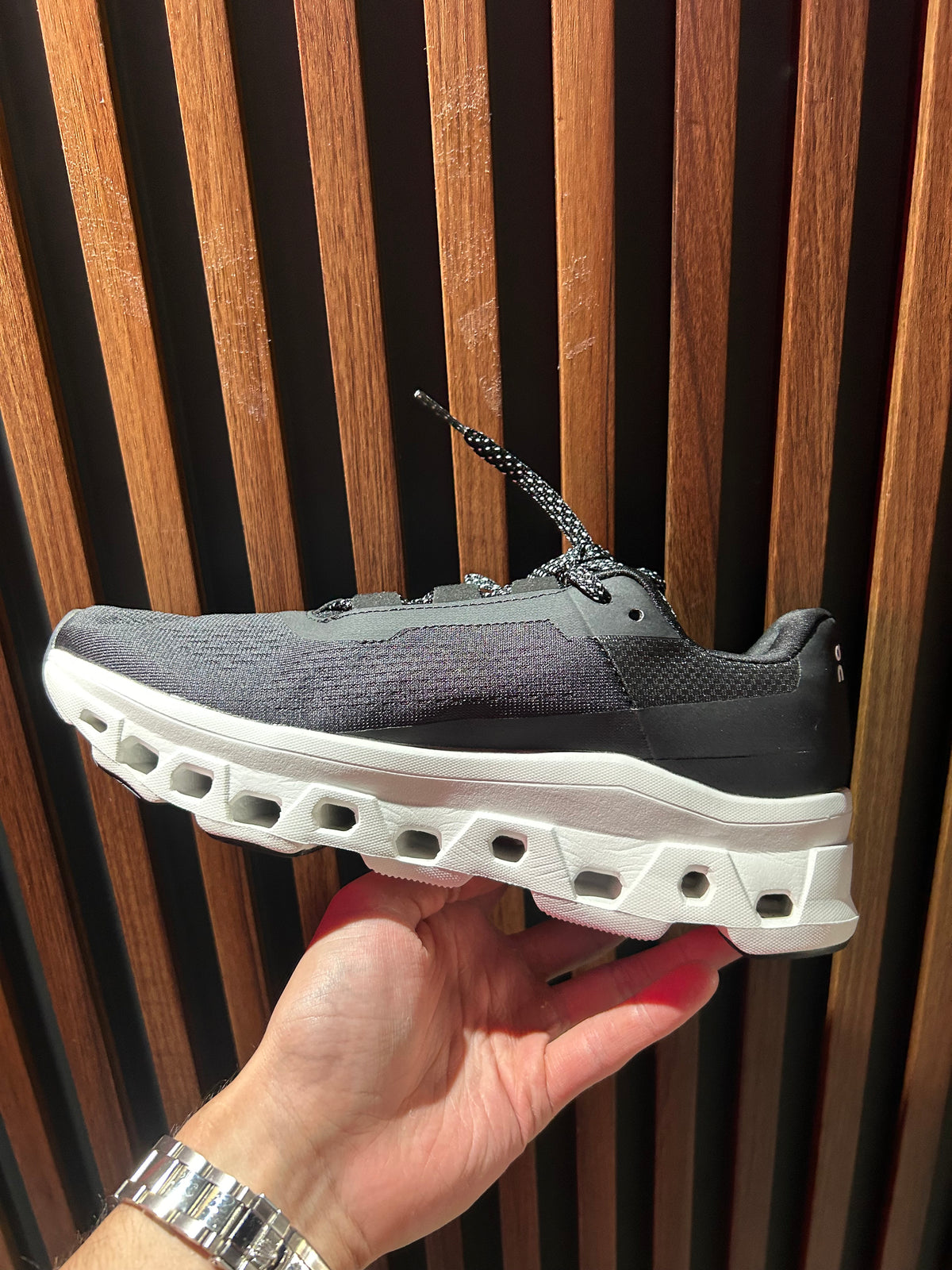 TENIS ON CLOUDMONSTER
