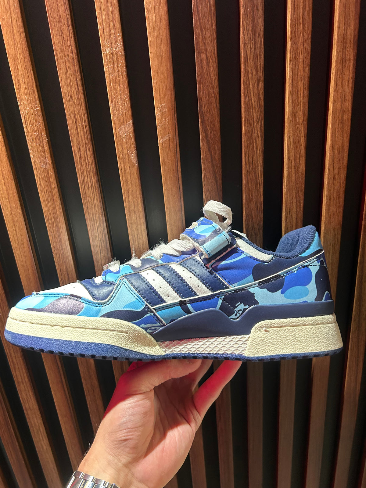TENIS ADIDAS FORUM 84 LOW BAPE 30TH ANNIVERSARY BLUE CAMO