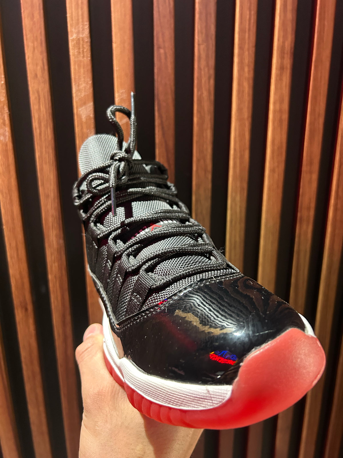 TENIS AIR JORDAN 11 RETRO PLAYOFFS BRED
