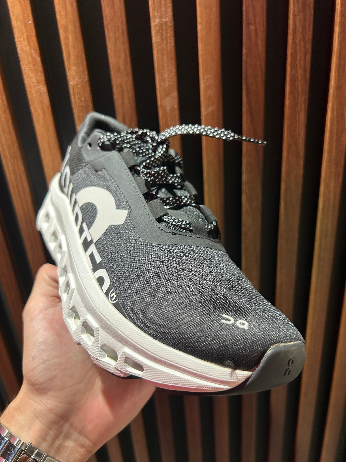 TENIS ON CLOUDMONSTER