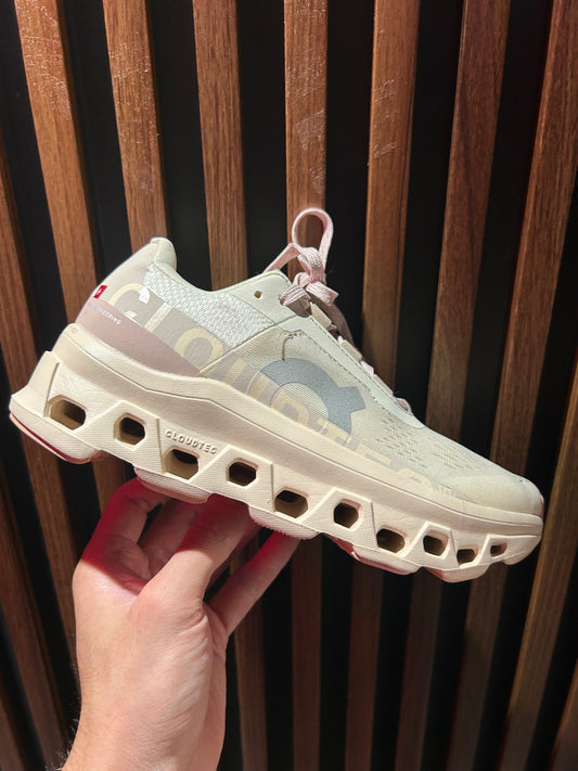 TENIS ON CLOUDMONSTER