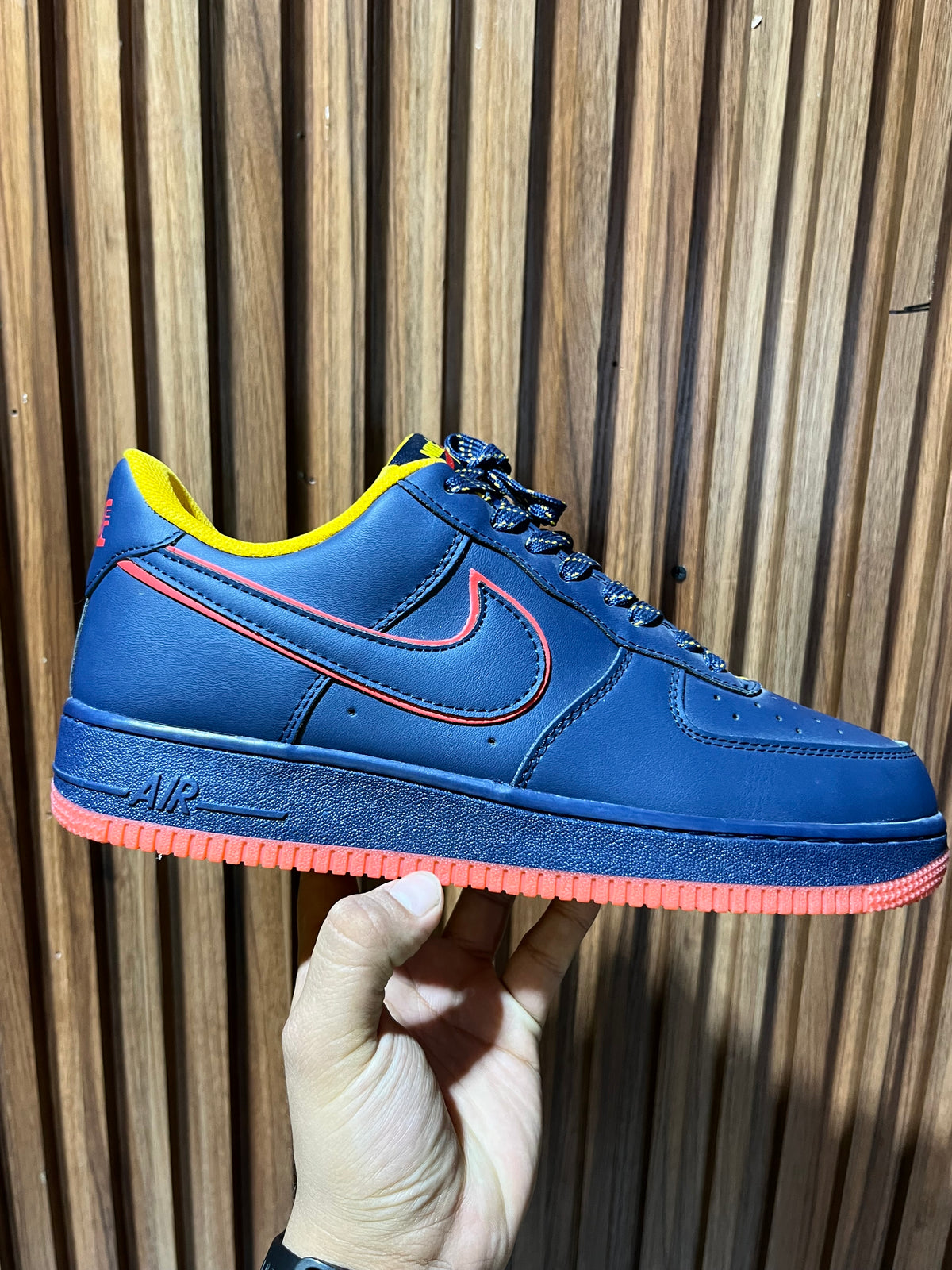 Tenis Nike Air Force 1 '07 LV8