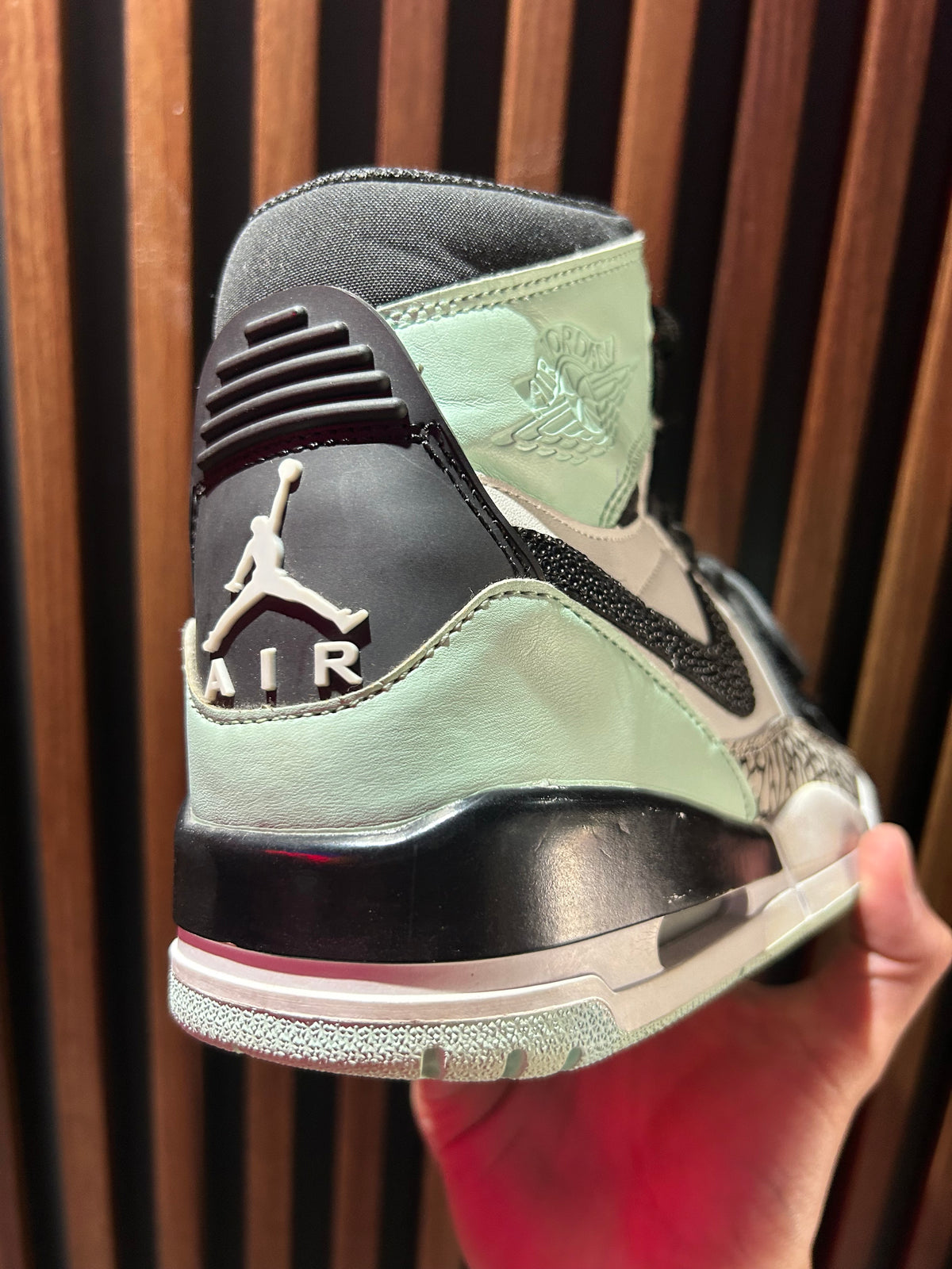 TENIS AIR JORDAN LEGACY 312 IGLOO
