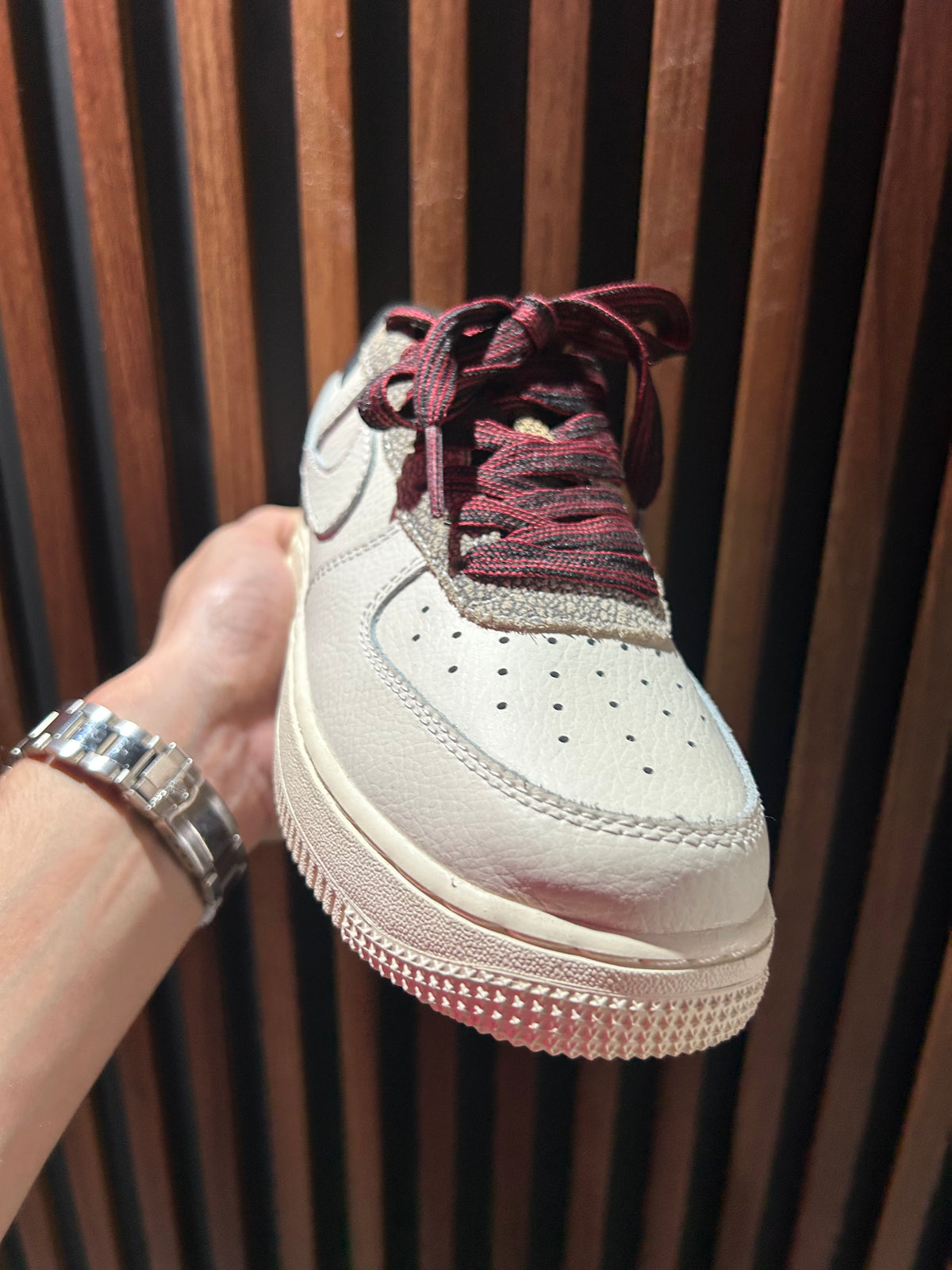 TENIS NIKE AIR FORCE 1 ‘07 LV8 FOSSIL