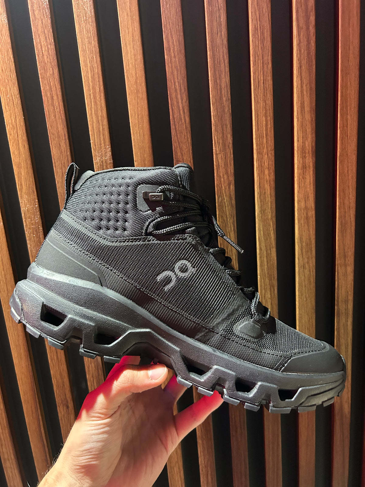 BOTAS ON CLOUDROCK MID WATERPROOF