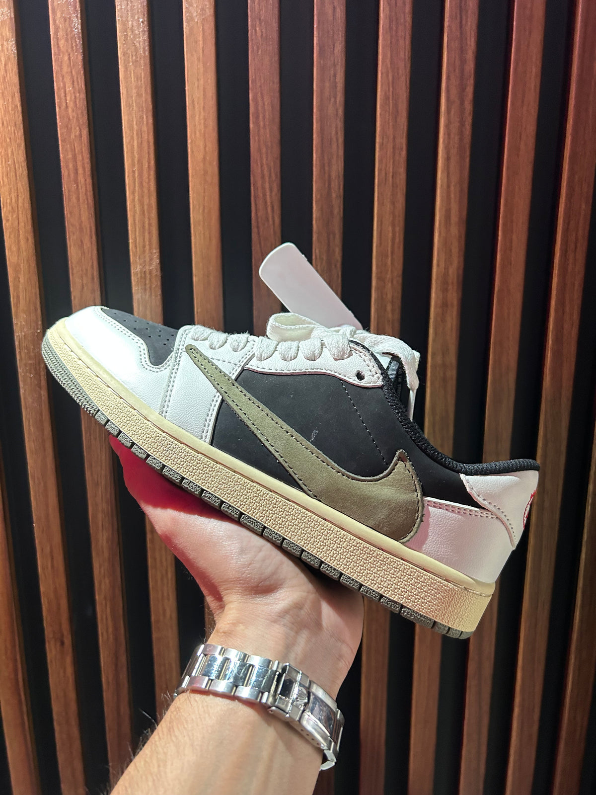 TENIS NIKE AIR JORDAN 1 LOW X TRAVIS SCOTT MEDIUM OLIVE