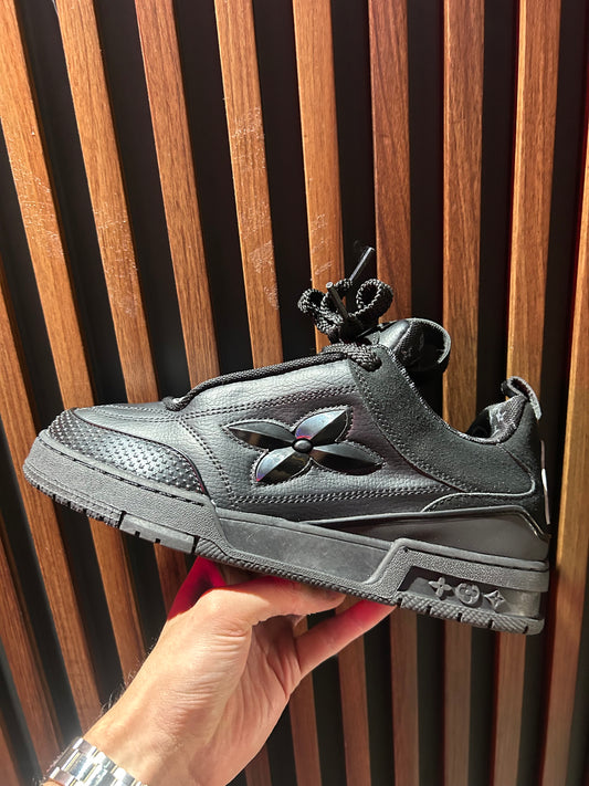 TENIS LOUIS VUITTON SKATE SNEAKER TRIPLE BLACK