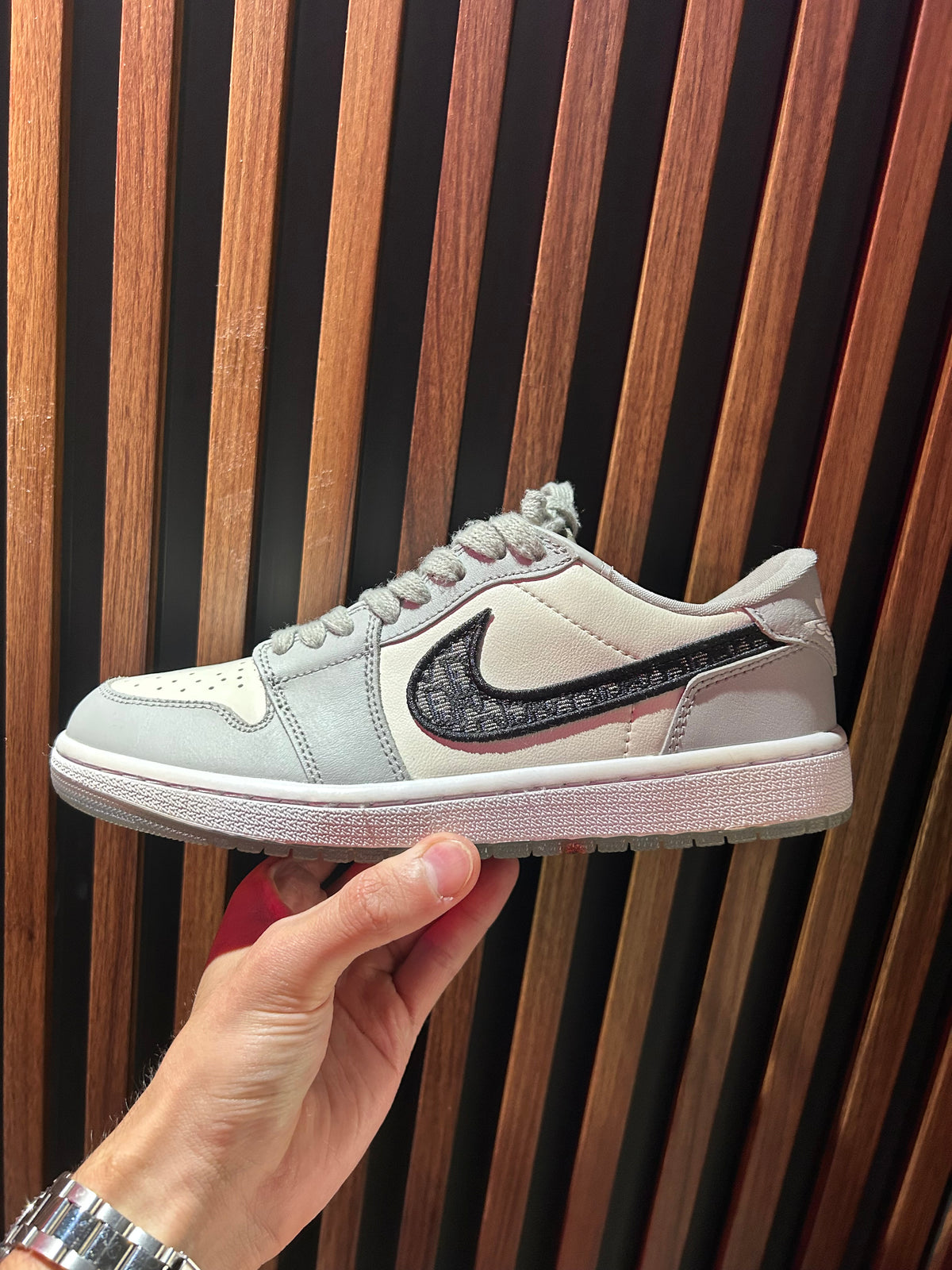 TENIS NIKE AIR JORDAN 1 RETRO LOW DIOR