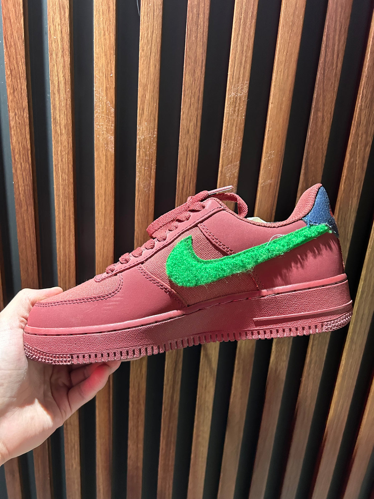 TENIS NIKE AIR FORCE 1 LOW LA FAMILIA