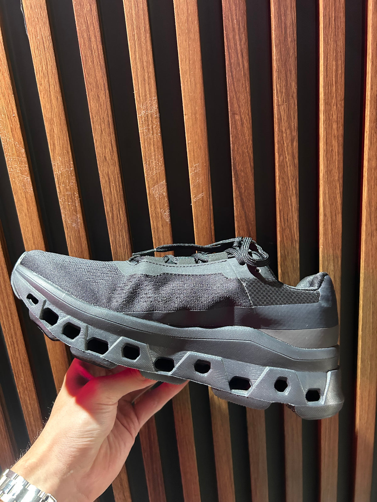 TENIS ON CLOUDMONSTER LUMOS