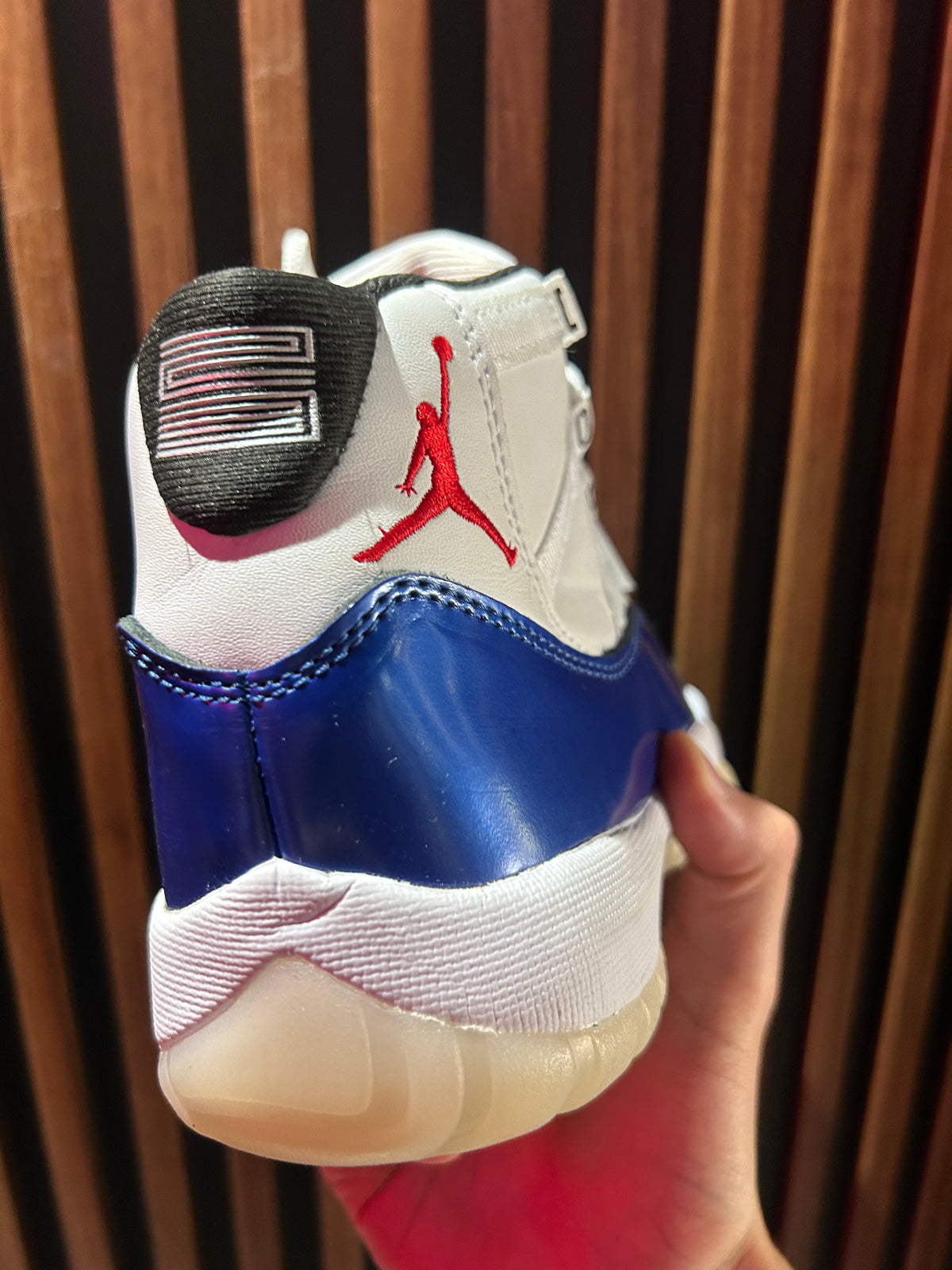 TENIS AIR JORDAN 11 RETRO RARE AIR