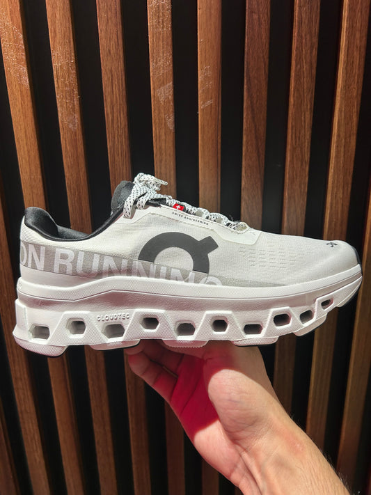 TENIS ON RUNNING CLOUDMONSTER